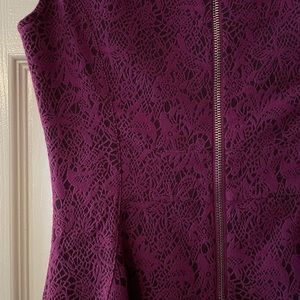 LABEL SIZE SMALL PURPLE LACE DRESS WITH BLACK BACKLAY